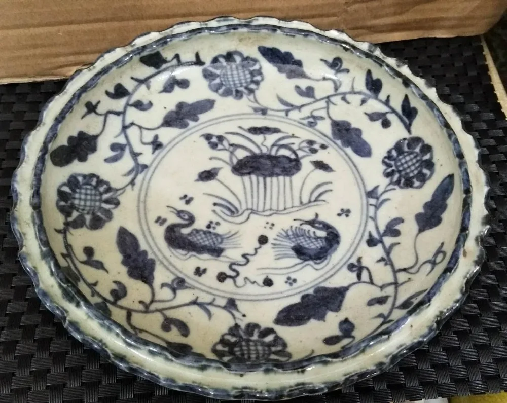 

Daming Zheng de annual blue and white flowers, lotus flowers, mandarin ducks, flower plates, fruit plates, all hand made antique