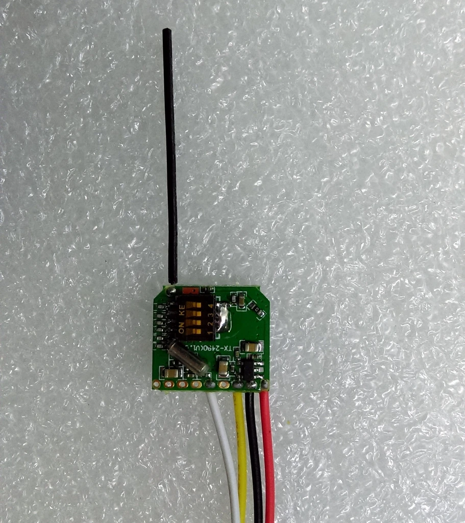 100mw 2.4Ghz audio and video wireless  transmitter with 8CH dip-switch