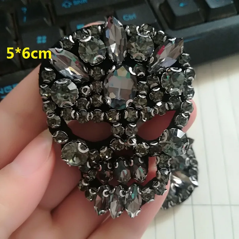 

Factory price 4pcs/lot New rhinestone patch paste bag, shloes diy decoration material skull head patches applique Z1286