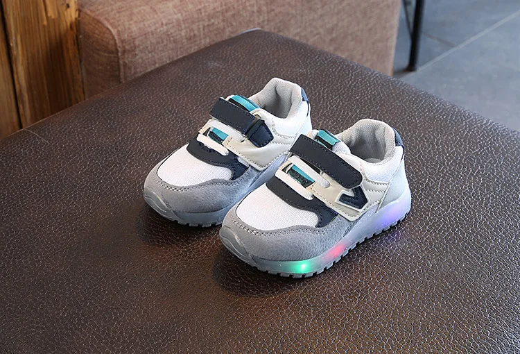 Детская обувь со светом светящиеся кроссовки новые светодиодный туфли с подсветкой кеды с подсветкой мальчики девочки детские обувь
