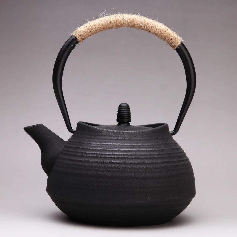 

1.0L Enamel Cast Iron Teapot With Tea Drain Raw Iron Kung Fu Tea Set For Oolong Tea Pu'er Tea Handmade Iiron Kettle Hemp Rope