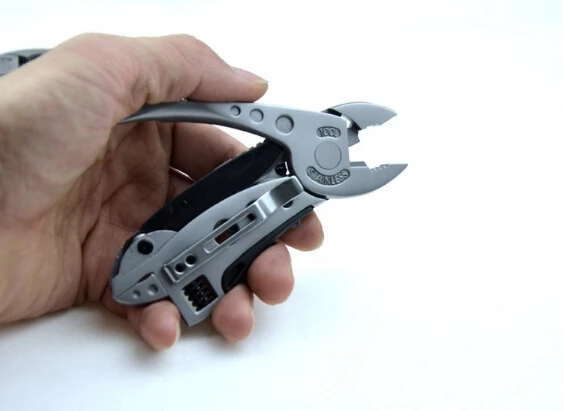 

EDCGEAR Multi Functional Tool Adjustable Wrench Jaw + Screwdriver + Pliers + Knife Tool Set Survival Gear Tool