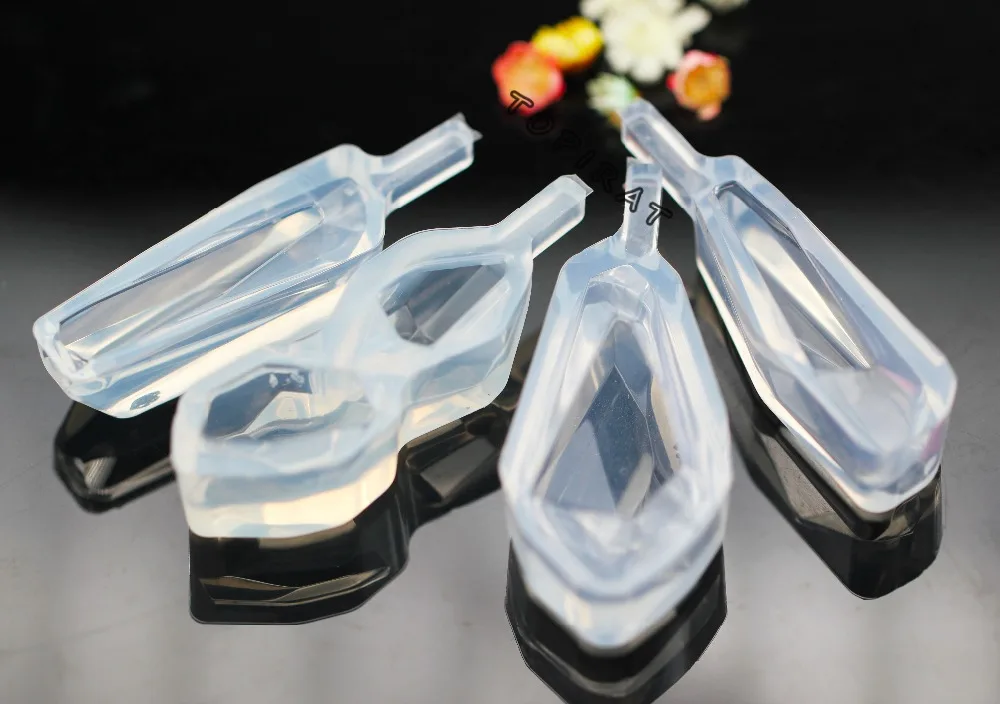 

4 Pieces Different Shape Cabochon Silicone DIY Earring Necklace Pendant Mold for Epoxy Resin Jewelry Making DIY Jewelry Crafts
