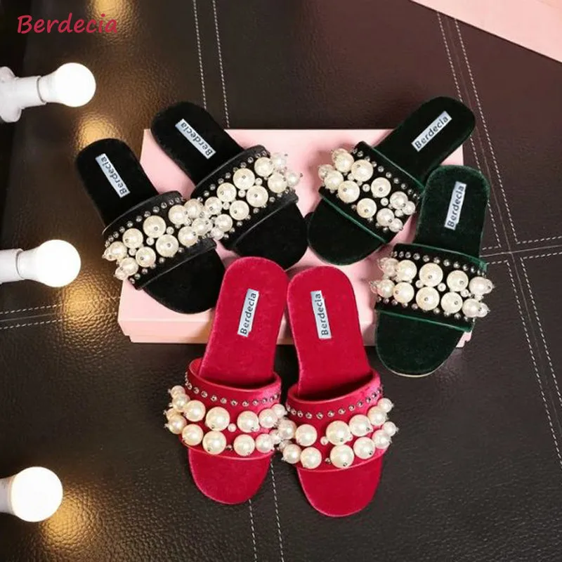 New Fashion Flock Studded Pearl Indoor Woman Slippers Zapatos Mujer Slides Open Toe Comfortable Tenis Feminino Cute Woman Shoes