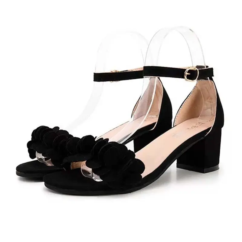 Женская обувь на высоком квадратном каблуке; Цвет черный, розовый, серый; босоножки на высоком каблуке, украшенные цветами и пряжкой; sandalia feminina Buty Damskie; E675 - Цвет: Черный