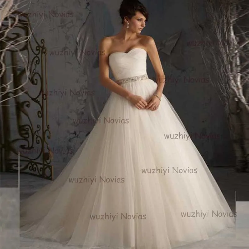 

wuzhiyi A-line wedding dress tull Pleat vestido de noiva Sashes wedding Gowns Strapless Chinese wedding dress Custom made white