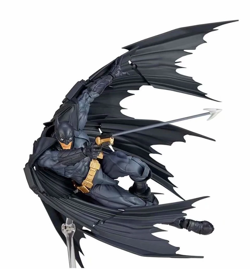 Revoltech Series Batman DC Comic Justice League Super Hero Batman Dark Knight Action Figure Collect