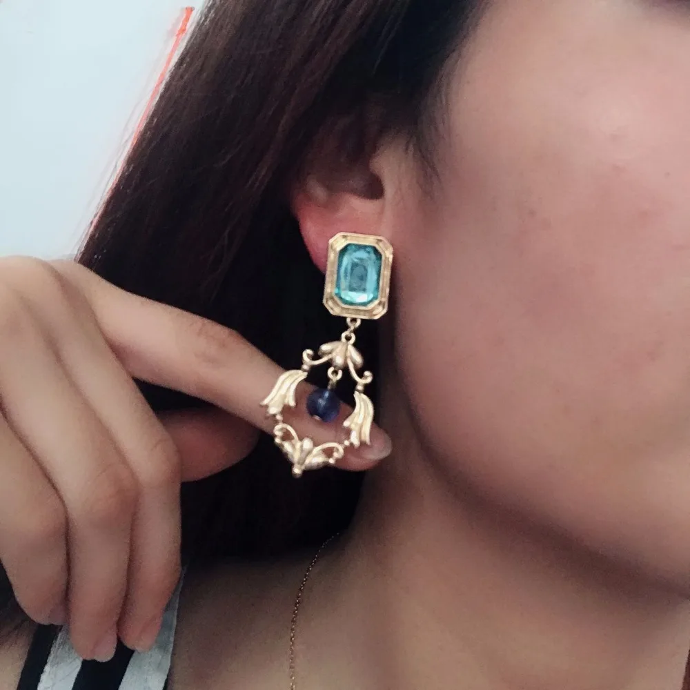 

Free Shipping Fashion Geometric New Clip Earring, Blue Beads Elegant Clip Earring