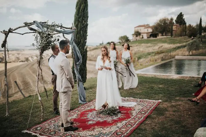 simply-beautiful-tuscan-wedding-at-the-lazy-olive-4-events-32-700x467