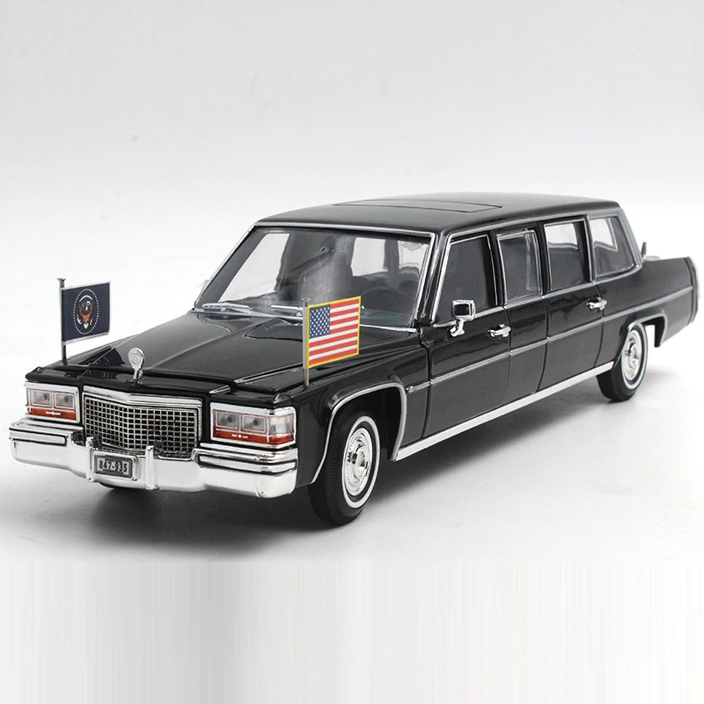 

diecast 1:24 Alloy Toy Vehicles Cadillac 1983 Sports Car Model Of Children's Toy Cars Original Authorized Authentic Kids Toys