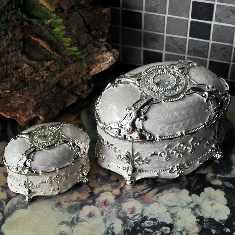 Magic Jewelry Box European Ring Boxes Princess Earrings Bracelets Necklaces Organizer Metal Polishing Curve Storage Box Magic Jewelry Box European Ring Boxes Princess Earrings Bracelets Necklaces Organizer Metal Polishing Curve Storage Box