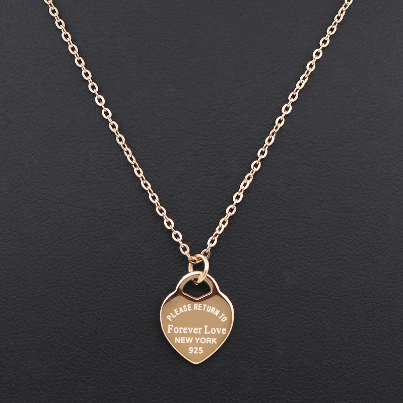 Fashion Luxury Famous Brand Necklace Women Paragraph Clavicle Necklace Gold Color Peach Heart Pendant Necklace Fine Jewelry