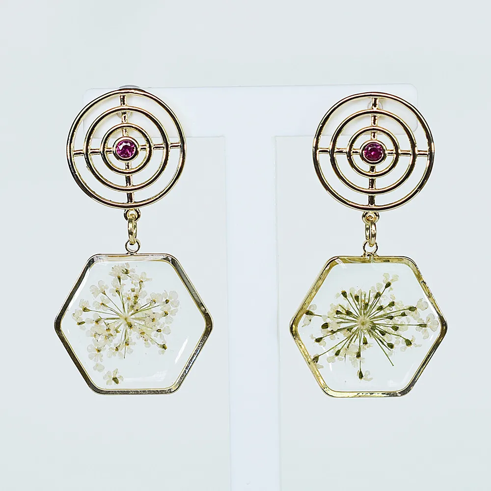 

2019 Gold Real Dried Flower Geometric Transparent Resin Hollow Round Fuschia Crystal Drop Earrings For Girl Women