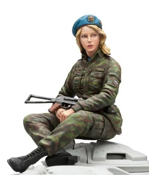 

1/16 Assembly Resin Figure kit Russian Female Soldier