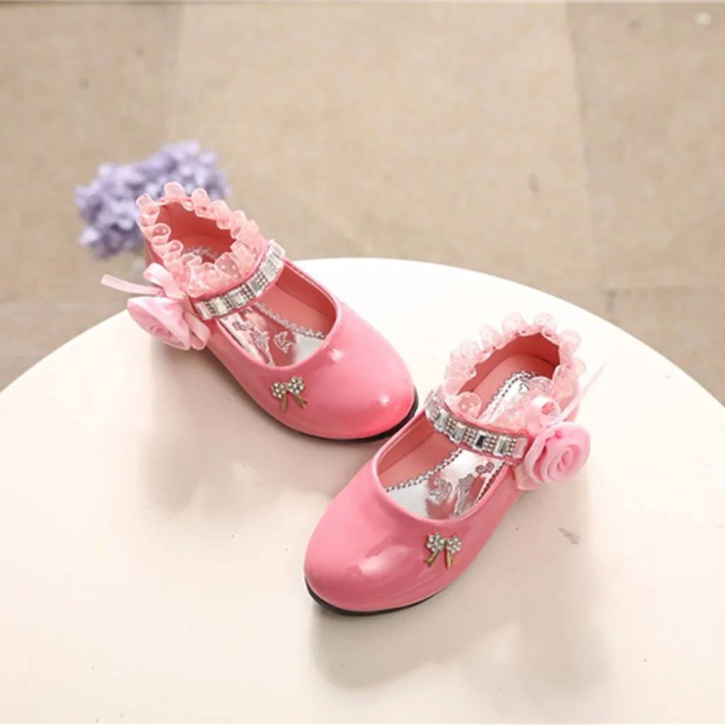 Элегантные тонкие туфли принцессы с кружевами и стразами для маленьких девочек; Повседневная Удобная обувь для маленьких девочек; сезон весна-осень