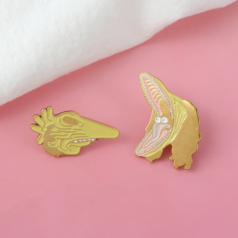 

Beetlejuice Adam and Barbara Pins Lapel Pins Badges Brooches for Men Women Unisex Movie Jewelry Gold Brooch