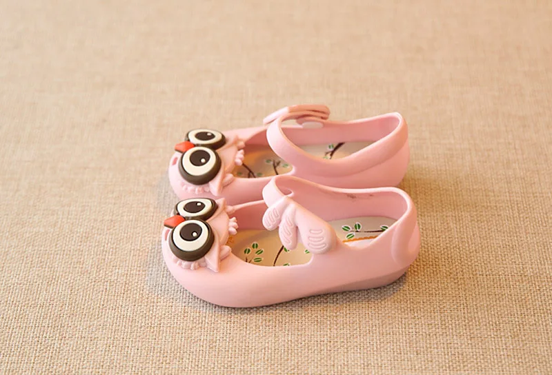 3403924925_888856304