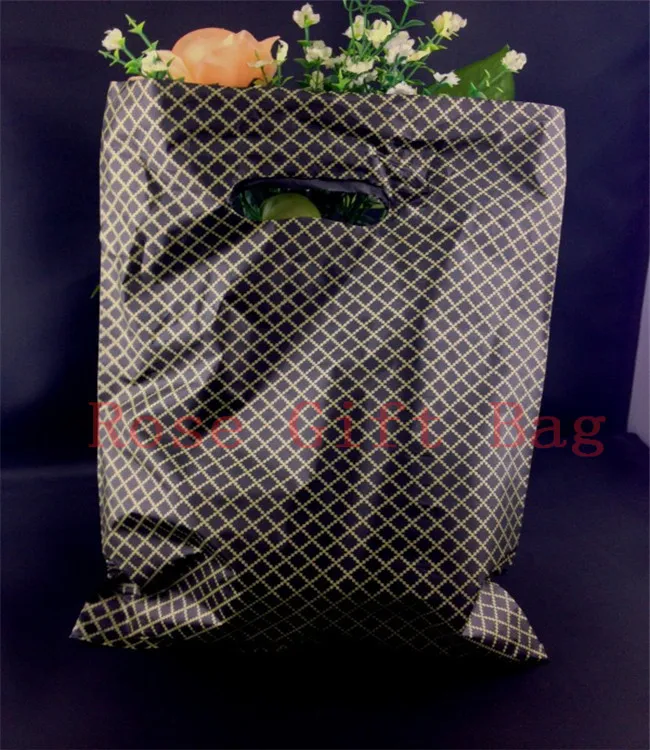 Wholesale 50pcs/lot 25X35cm Large Plastic Shopping Bags For Boutique  Packaging White Round Dots Red Plastic Gift Bag With Handle