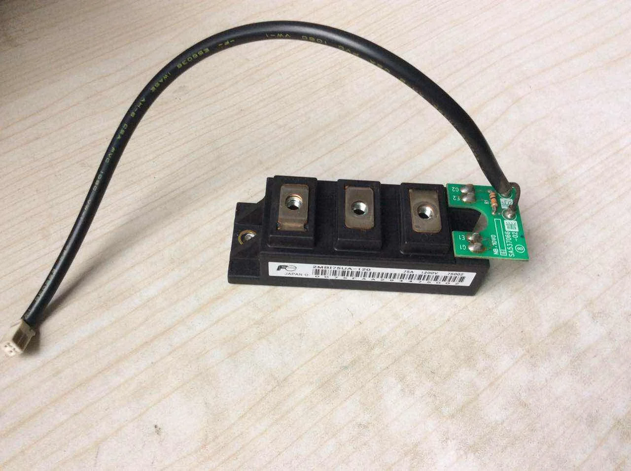 

Elevator inverter brake module 2MBI75UA-120