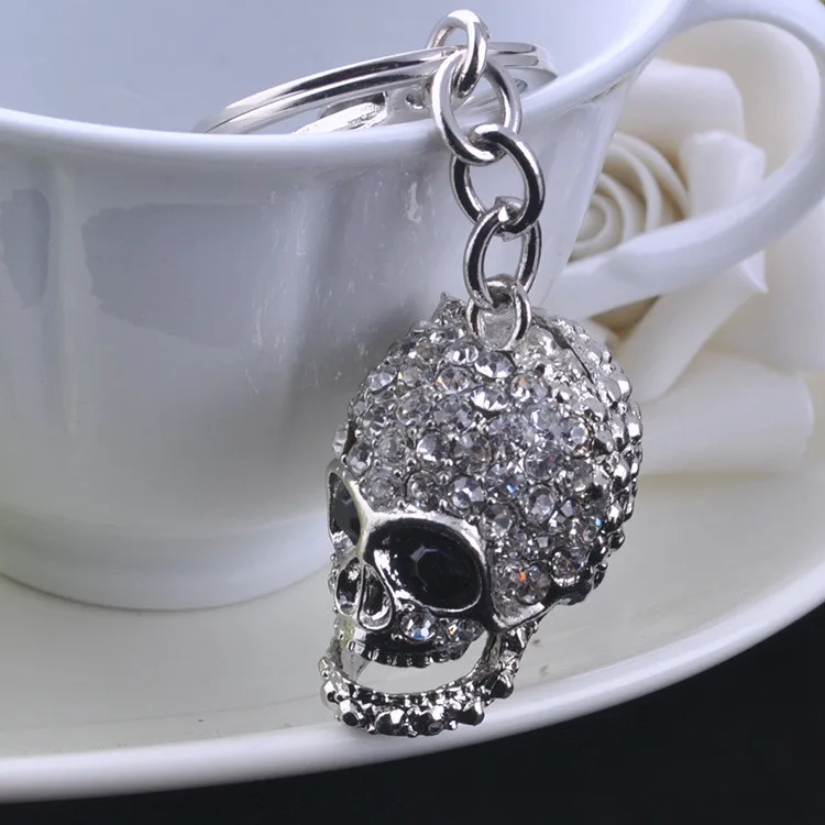 

1Pc Trinkets Keychain Key Chain Terminator Skull Metal Key Chains The Best Souvenir Gift Choice Auto Motorcycle Car Key Ring