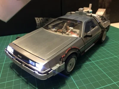 Классический 1:18 Масштаб Назад в будущее светодиодный светильник издание шины Реверсивный DMC12 Scifi модель автомобиля подарок на год