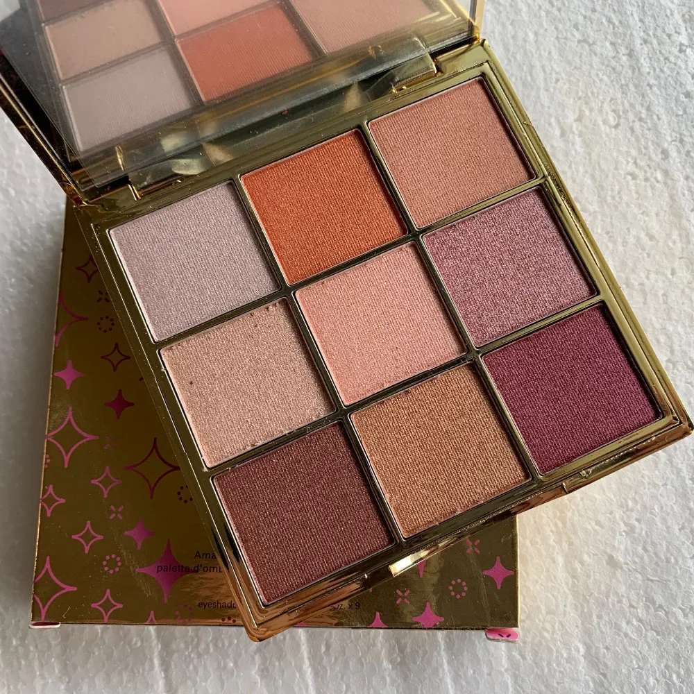 

1pcs make up magic happen amazonian clay 9colors eyeshadow palette