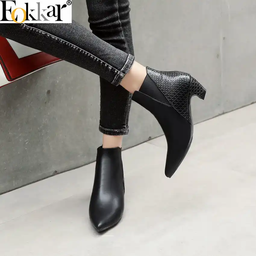 black pointed ankle boots kitten heel