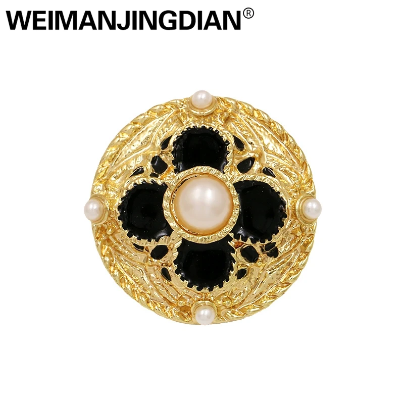 

WEIMANJINGDIAN Brand Simulated Pearl Centred and Enamel Round Flower Brooch Pins