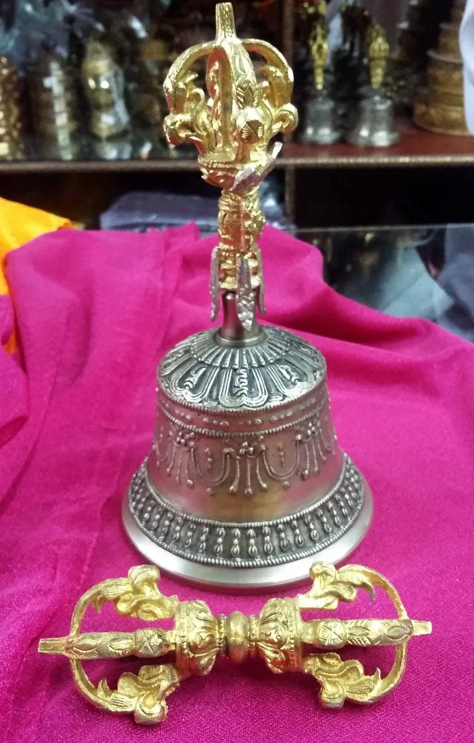 

Wholesale Buddhist articles # Practice of Tantric ritual # 18CM Tibetan Nepal Gold-plated Jin Gangchu Vajra buddha vajra bell