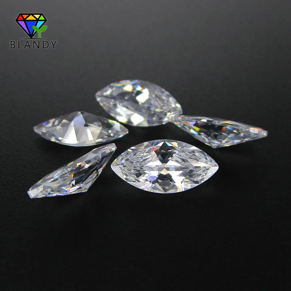 Pierre en vrac taillée marquise diopside chromée naturelle 4 pièces 1