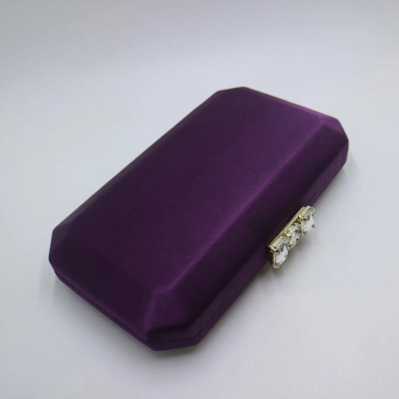 noite garras e sacos de noite roxo vermelho rosa verde preto