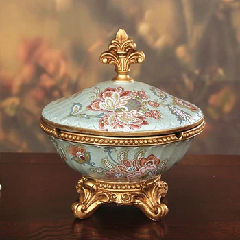

European resin ashtray with a lid large fashion personality retro luxury living room decorative gift ashtray