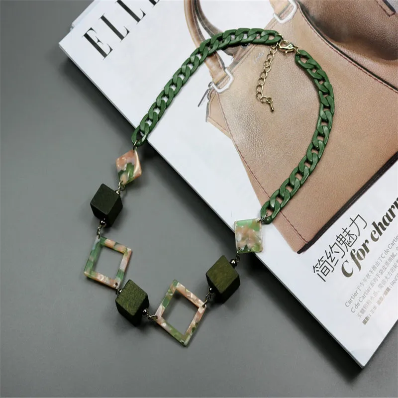 Новое Женское квадратное деревянное ожерелье с геометрическим ромбовидным корпусом, дизайнерское ожерелье зеленого цвета, элегантное модное ювелирное изделие
