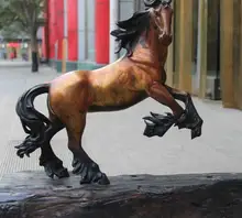 China Pure Brass Copper Carved Animal Run Broncos Horse Art Sculpture Base Wood