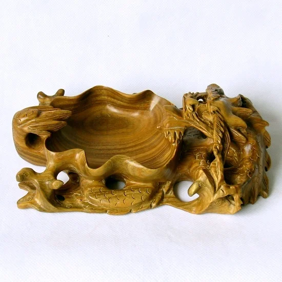 

Green Sandalwood rosewood handicraft carved dragon ashtray ashtray wooden gift box size Yanju Zodiac creative personality