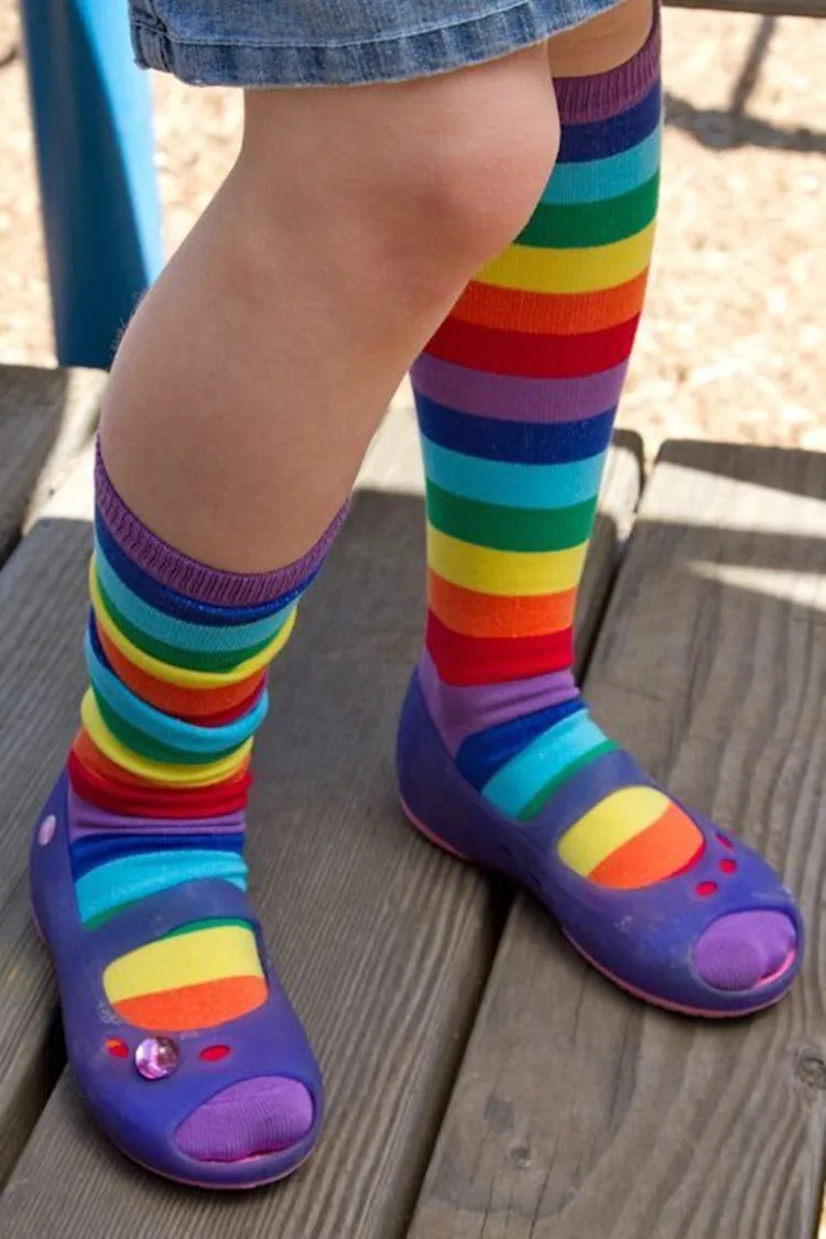 Милые носки для малышей Детские носки хлопковые Разноцветные носки в полоску длинные радужные носки для мальчиков и девочек, школьная обувь, длинные носки без пятки Забавный бренд