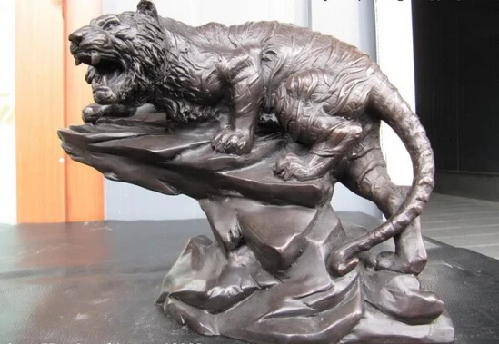 

150401 S0236 8 Chinese Folk Fine Pure Bronze Copper Carved ferocity bellow Tiger Statue