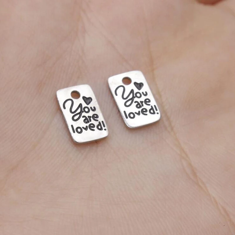10 шт./лот Изящные моменты подвески из нержавеющей стали с надписью You Are Love