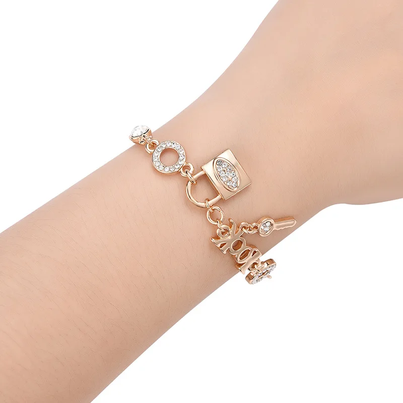 

Fashion Pop Bracelet Ladies Jewelry Adjustable Size Key Small Lock Pendant Shiny Bracelets Gifts for Women 2019