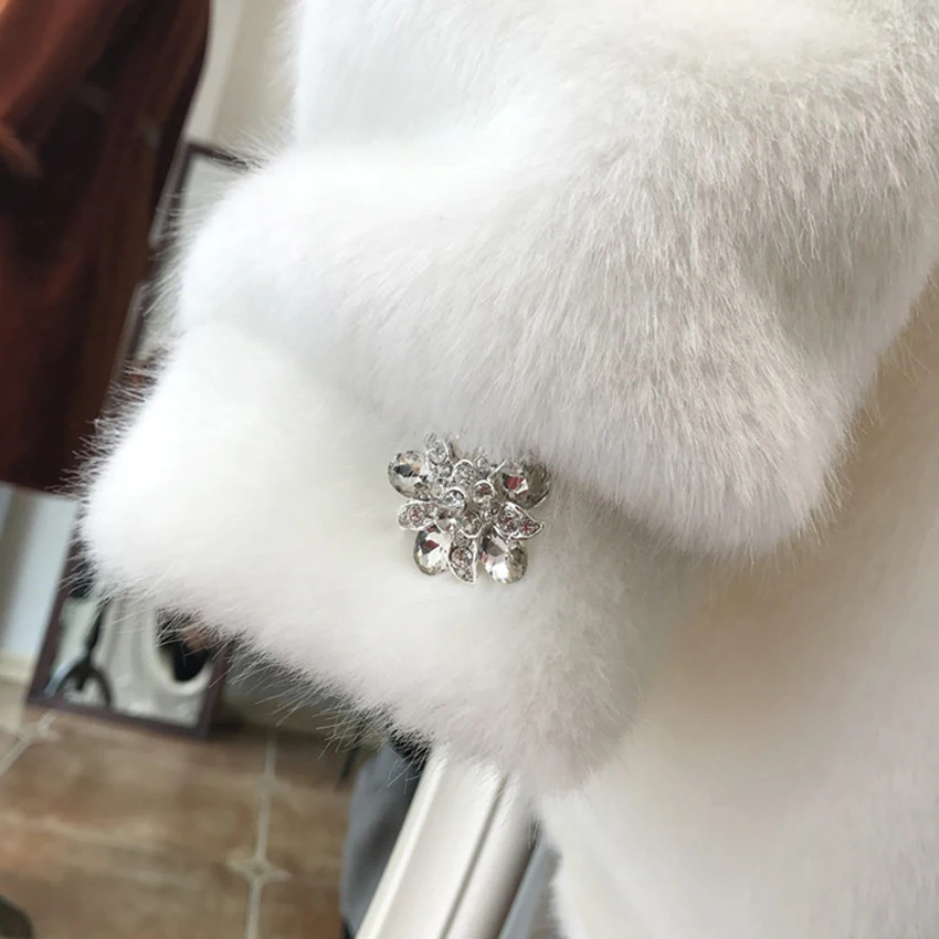 2019 Chic Faux Fur Coats Jackets Hooded Women Autumn Winter Fur Overcoat Cozy Soft Warm Outerwear Female Warm Winter Jacket