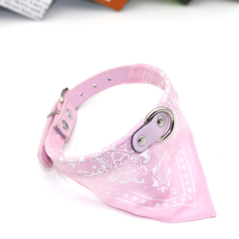 Pink Модные Pet ошейник для собак и кошек щенок котенок кошка собака из PU искусственной кожи, с ремешком и пряжкой с треугольная повязка Платочек-слюнявчик украшения C3 - Цвет: Pink