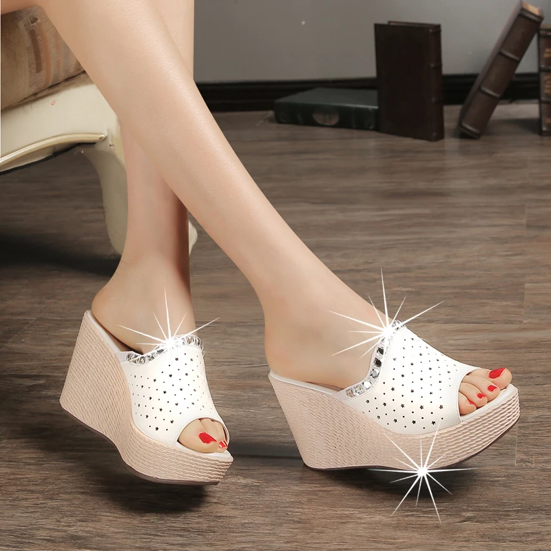

Rhinestone Slippers Large size 40-43 Female Summer Fashion 2019 Genuine Leather Women Slippers Platform Sandals Women Small 31