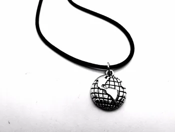 

10PCS Outline Globe World Map Pendant Necklace Travel Global Planet Earth Leather Rope Necklaces Personality Graduation Gifts