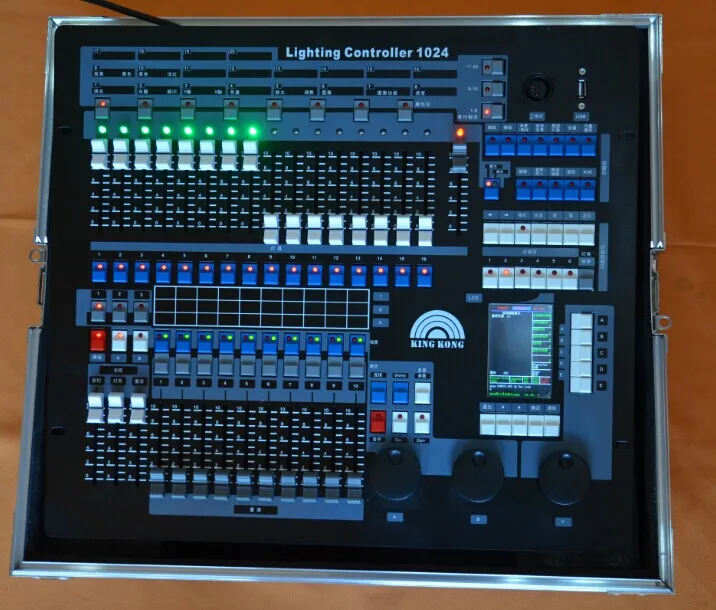 

Flight case packing King Kong 1024 Chinese good quality console dmx controller Bar theatrical lighting console dj controller