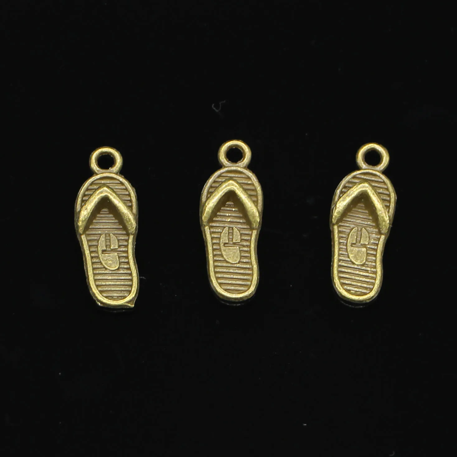 

25pcs Antique Style Bronze Color flip flops slipper Pendants Findings Charms 21*8mm