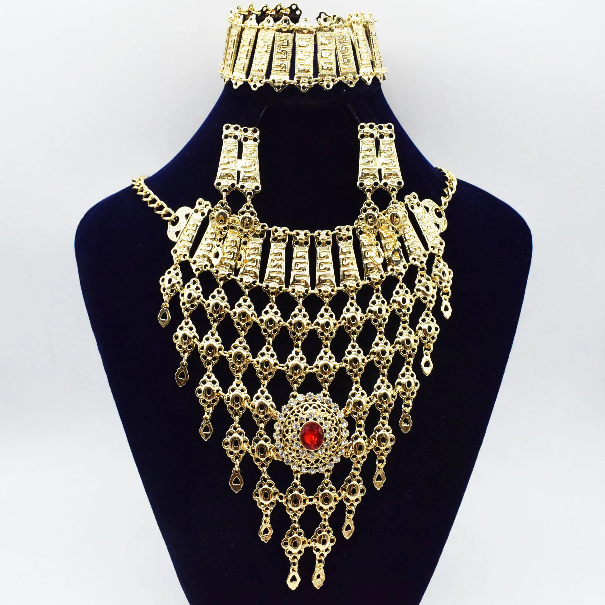 

2019 Bridal Gift Nigerian Wedding African Beads Jewelry Set Brand Woman Fashion Dubai Gold Color Jewelry Set Wholesale Design