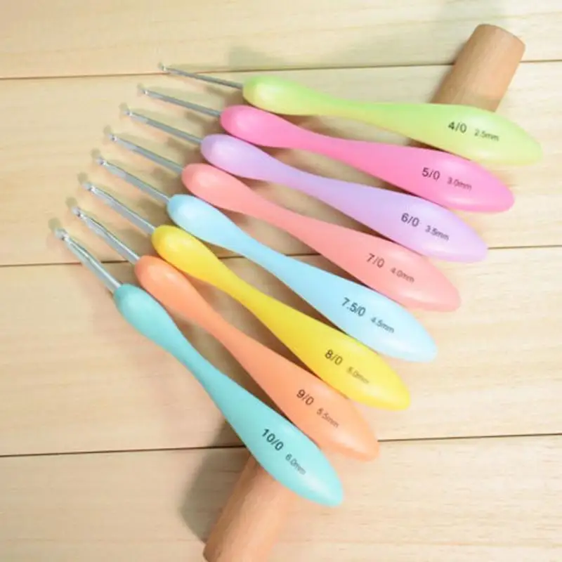 8pcs 8 colors Colorful Plastic Handle Aluminum Crochet Hook Knitting Needles