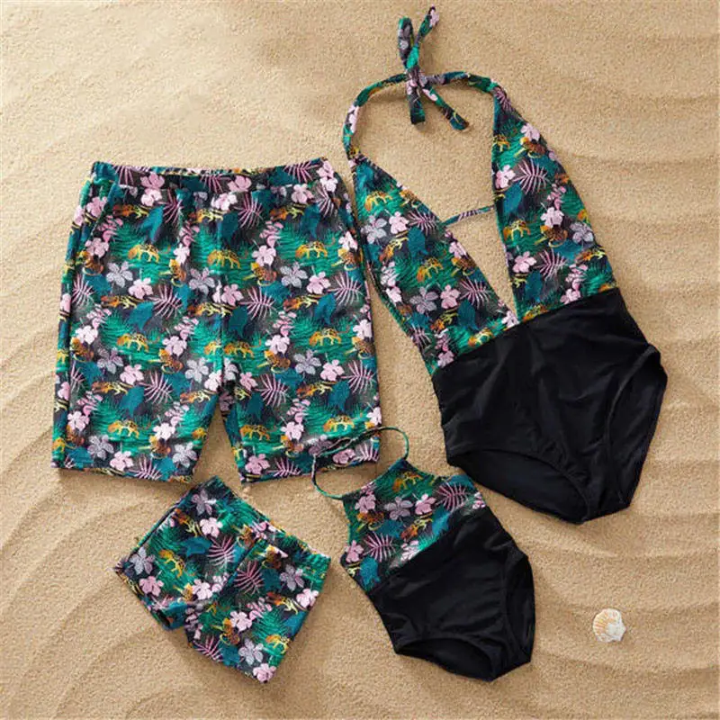 

Swimsuit Family Matching Outfits Look 2019 Mother Daughter Swimwear Mommy and Me Bikini Clothes Father Son Swimming Shorts H0464