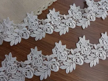 

venise lace trim in white, leaf and flower trim, 2.56 inches width 5 yards