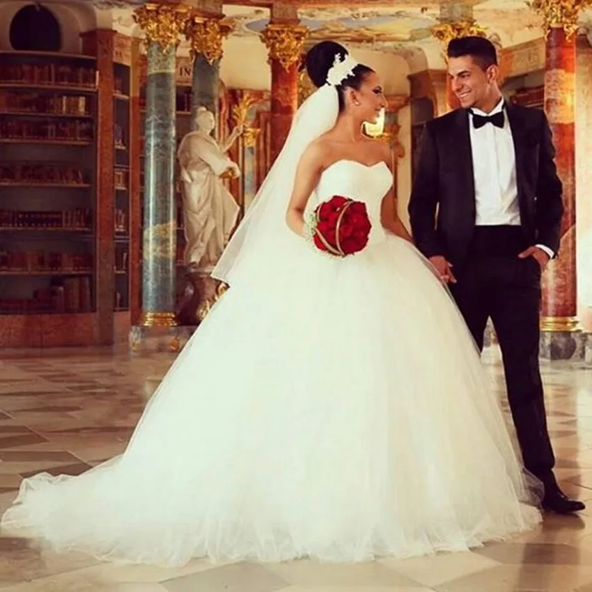 Exquisite 2016 New White Sleeveless Ball Gown Wedding Dress Bridal vestido de noiva Robe De Mariage casamento wedding gowns |